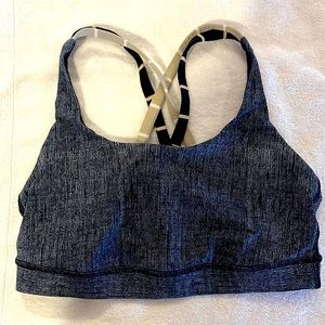 ✨Lululemon energy bra size 8!